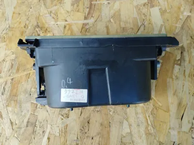 Подстаканник центральный Mazda 6 GH СЕДАН LF 2008 (б/у)