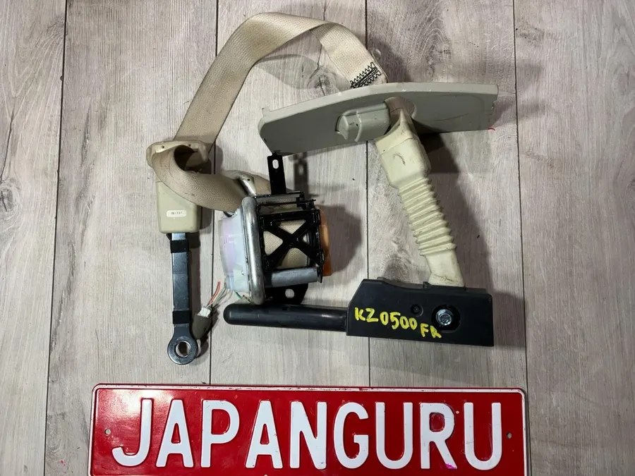 Ремень безопасности Nissan Teana J32 QR25DE 2.5 4WD 2013 перед. прав. (б/у)