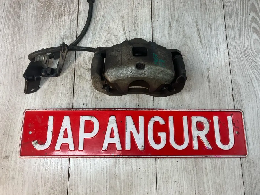 Суппорт тормозной Mitsubishi Lancer 10 4B11 2.0 2008 перед. прав. (б/у)