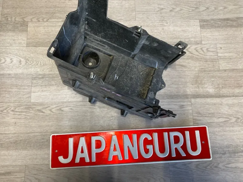 Подставка под аккумулятор Mazda 3 BK ХЭТЧ Z6 2009 (б/у)