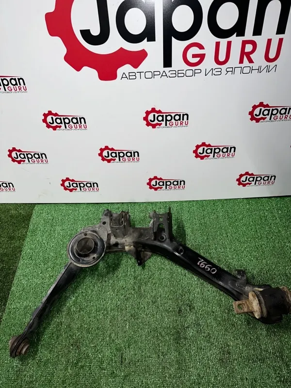 Рычаг подвески нижний Honda Civic 8 FD1 R18 2009 задн. лев. (б/у)