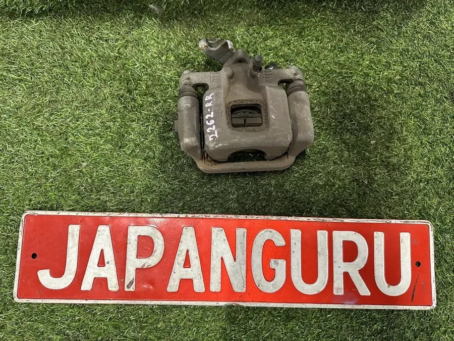 Суппорт тормозной Mitsubishi Outlander GF8W 4J12 2013 задн. прав. (б/у)